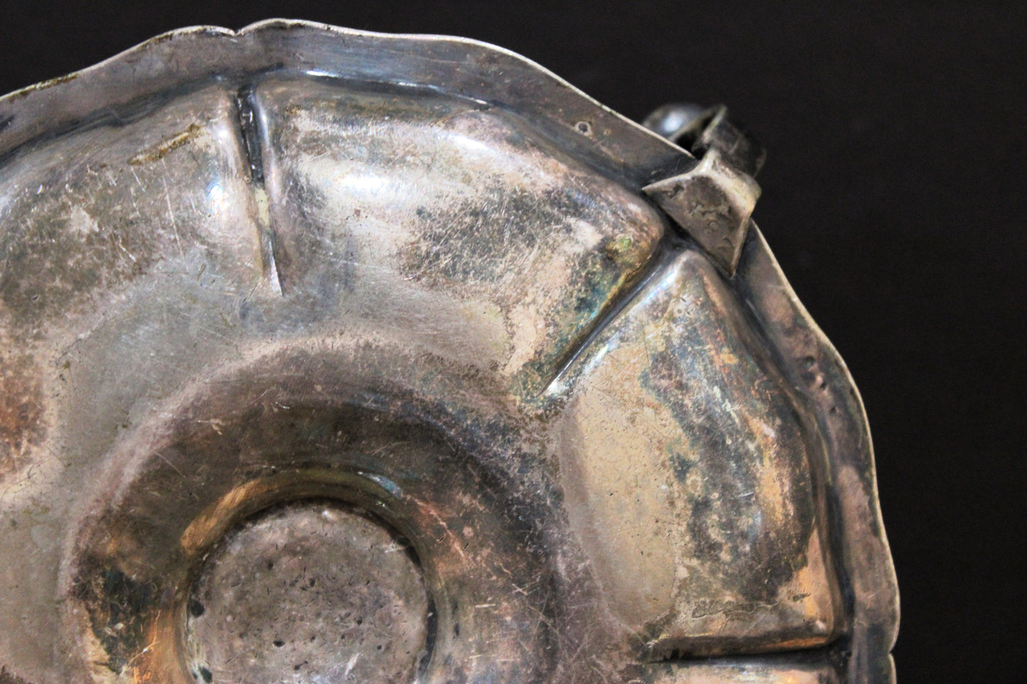 Vintage Barker Ellis Silver Plate Scalloped Chamberstick